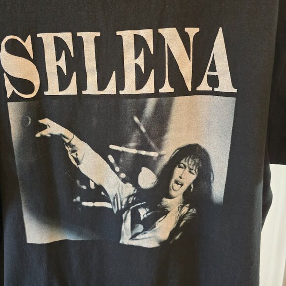 SELENA OFFICIAL MERCHANDISE TSHIRT SIZE XL ICONIC SHORT SLEEVE 100% COTTON SOFT - Picture 3 of 5